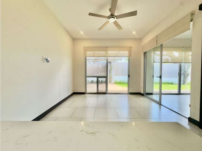 Casa de una planta cerca de Valle del Sol - Imagen 5