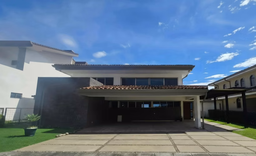 Residencia Exclusiva en Venta – 5DOR/4.5BA – 516 m2 – Piedades, Santa Ana - Imagen 18