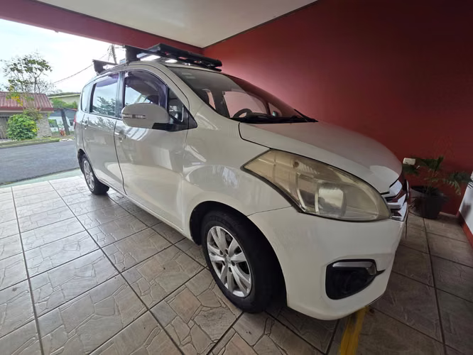 Suzuki Ertiga 2017 automático 7 pasajeros. Precio negociable