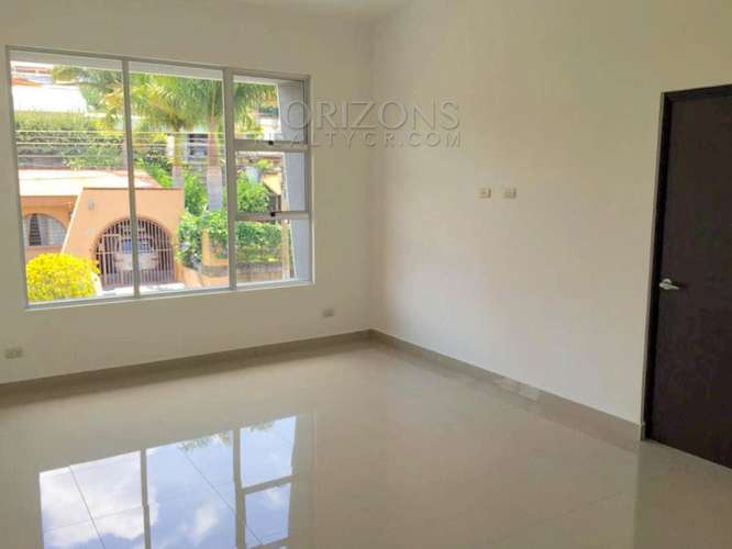 Casa Independiente en Venta en Rohrmoser San José 3 Habitaciones con Patio y Cochera para 2 Vehículos NJA892 - Imagen 19