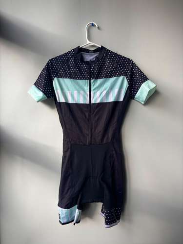 Uniforms of cycling to new