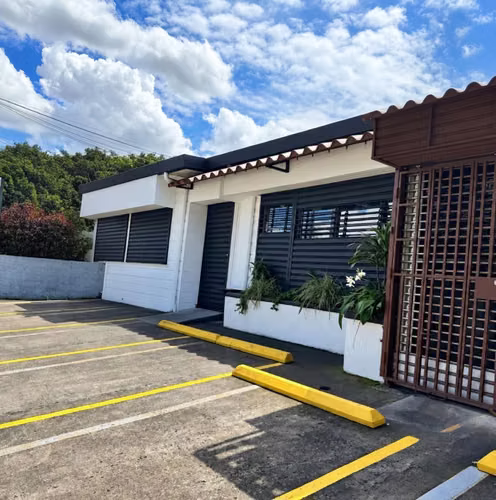 Propiedad con Locales Comerciales y 3 Viviendas en Sabanilla, Montes de Oca, San José