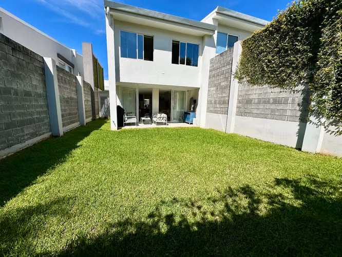 VENTA DE AMPLIA CASA EN CONDOMINIO LA ARBOLEDA, BELEN - Imagen 9