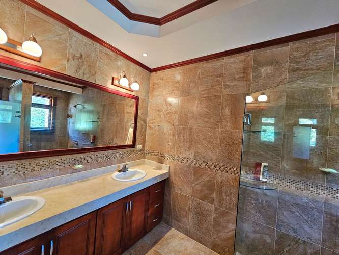 Lujosa Residencia con financiamiento, Concepción de San Rafael, Heredia - Imagen 18