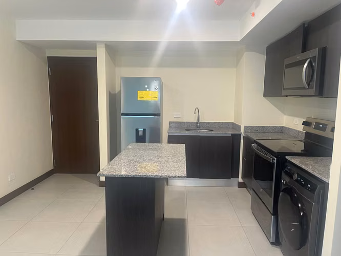 Apartamento 1 habitacion en alquiler Torre Los Yoses con parqueo, bodega y amenidades - Imagen 7
