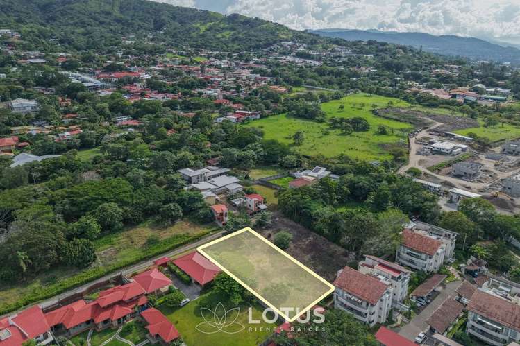Terreno en Venta en Piedades, Santa Ana — 2.000 m², Cód. AJ020 - Imagen 2