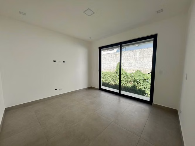 Alquiler de moderno apartamento dúplex de 2 habitaciones en Ulloa, Heredia - Imagen 9