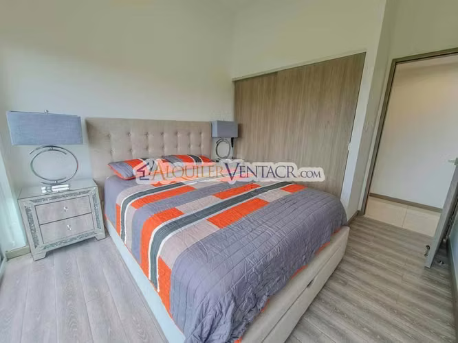 Lujoso Penthouse amueblado con vista en torre Paradisus Rohrmoser Pavas