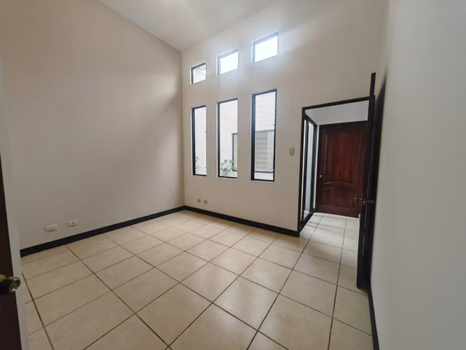 Se alquila casa en Condominio Ana Bolena, ubicado en Alajuela. - Imagen 17