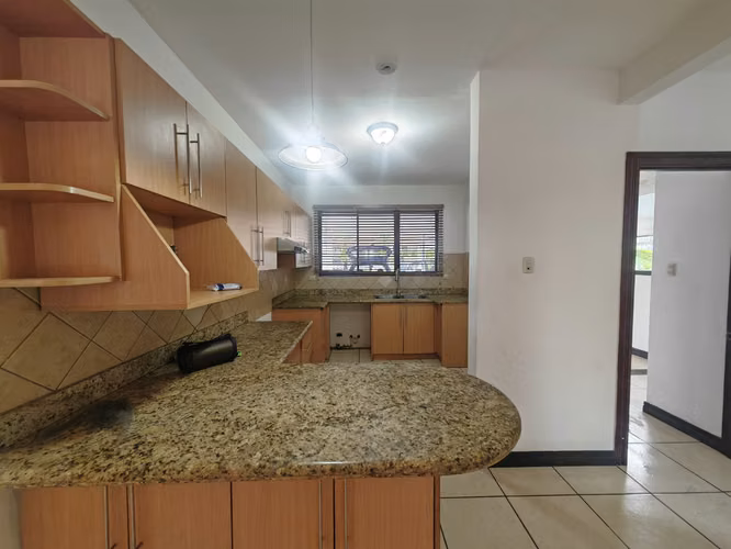 Se vende casa en Alajuela centro. Condómino  Ana Bolena - Imagen 2