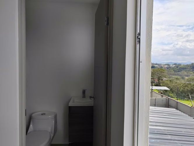 Venta de Casa en San Antonio de Alajuela. 25-646  - Imagen 7