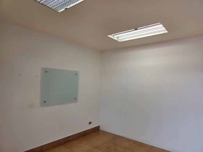 EDIFICIO COMERCIAL DE 900 m² EN ALQUILER – GRECIA CENTRO - Imagen 8