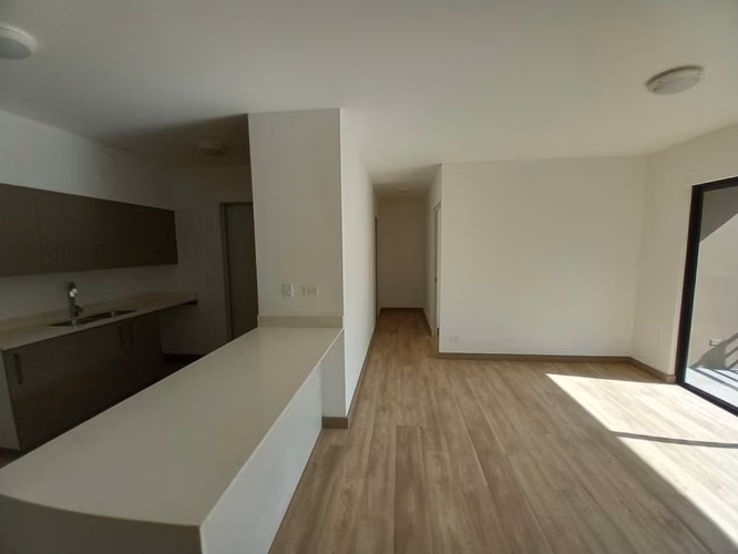 9 / Alquiler / Apartamento / Brasil Santa Ana / Condominio / Seguro