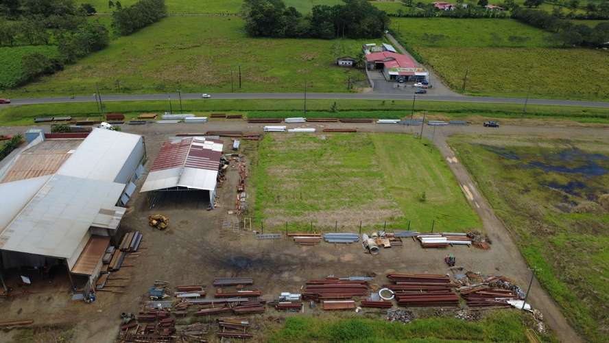 SE VENDE - Lote de 3000m2 - Frente a Calle Principal - Muelle San Carlos - Imagen 1