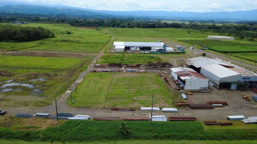 SE VENDE - Lote de 3000m2 - Frente a Calle Principal - Muelle San Carlos - Imagen 8