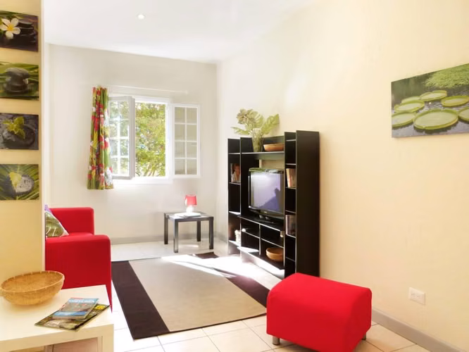 Propiedad única en venta en Río Oro, Santa Ana. Casa principal más 5 apartamentos. Área de terreno: 4.856 m2.  - Imagen 18
