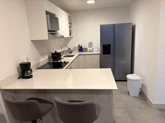 Nucleo, Sabana este, muy lindo-nuevo, full amueblado, 2 hab, 2 baños, loficina, vista, amenidades. - Imagen 2