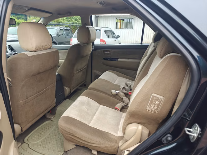 Toyota Fortuner 2012 