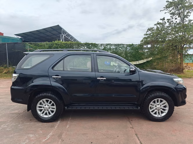 Toyota Fortuner 2012 