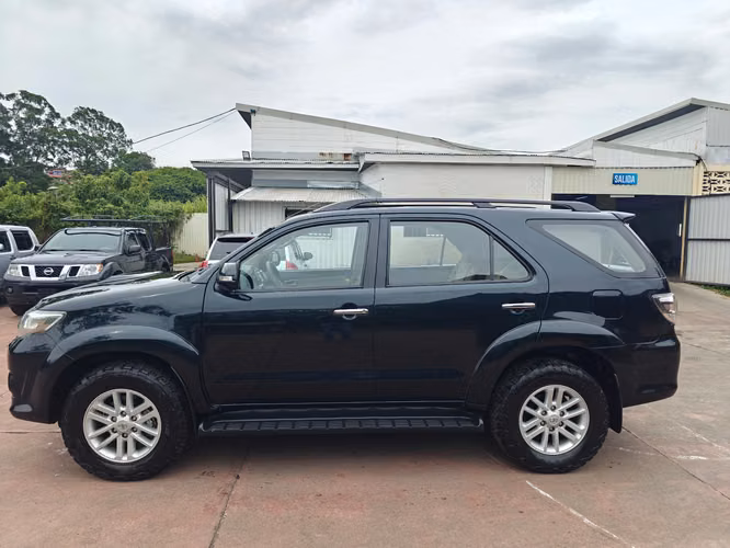 Toyota Fortuner 2012 