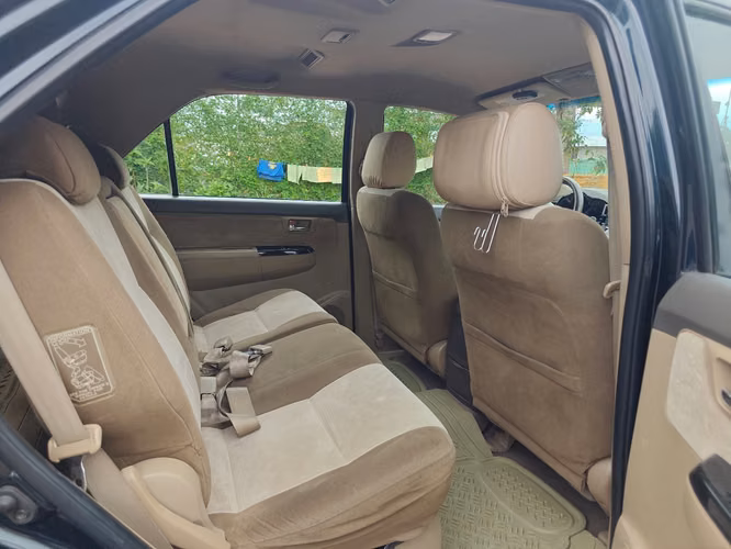 Toyota Fortuner 2012 