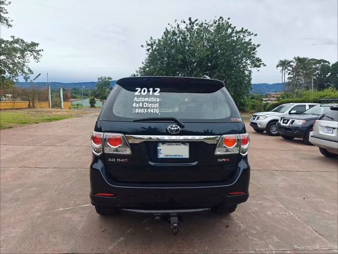 Toyota Fortuner 2012 