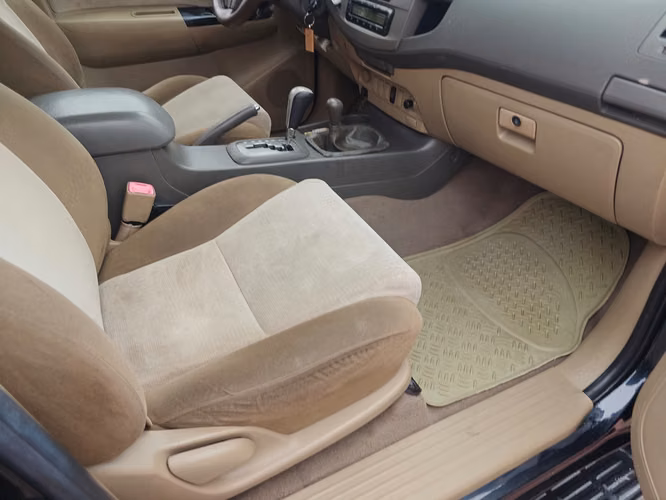 Toyota Fortuner 2012 