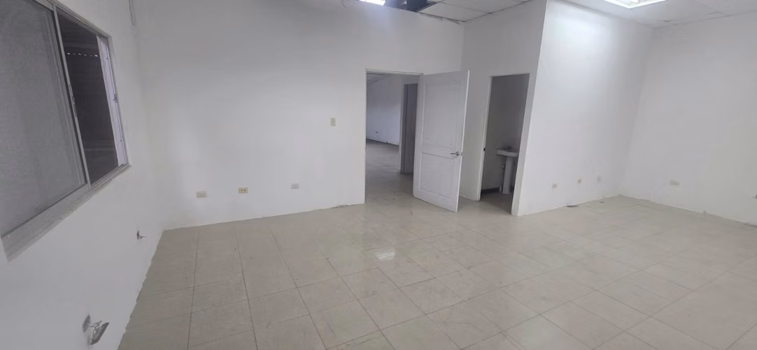 Bodega en alquiler – La Uruca, San José - Imagen 4