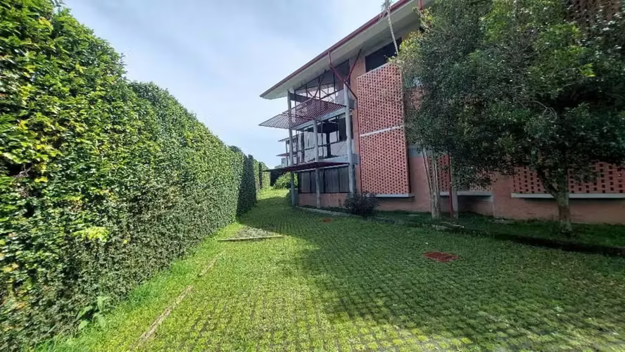 Rental: Spacious Remodeling Apartment with Mezanine / Office - 124; Excellent location in Sabanilla.