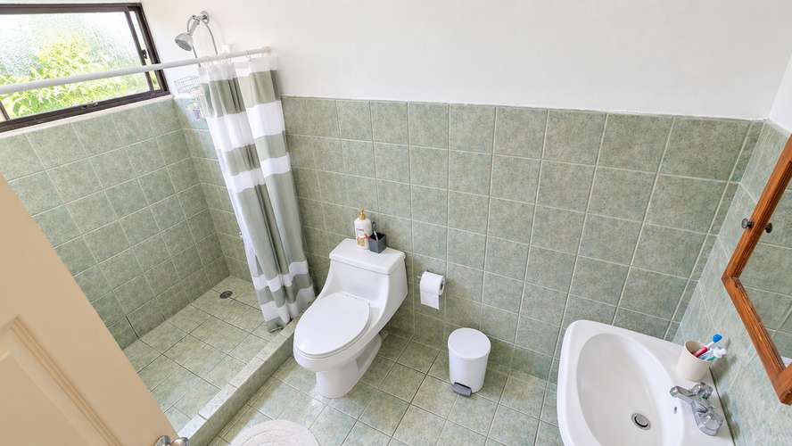 Se vende casa en Residencial Puruses en Guayabo de Curridabat  - Imagen 4