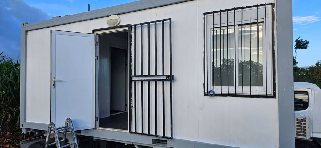 NEWLY REMODELED PORTABLE OFFICE - 6.10 METERS (20 FEET) - 124; $12,000