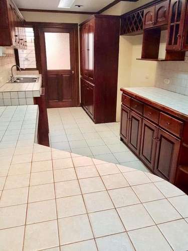 Se vende casa de dos pisos en condominio Providencia en Moravia  - Imagen 6