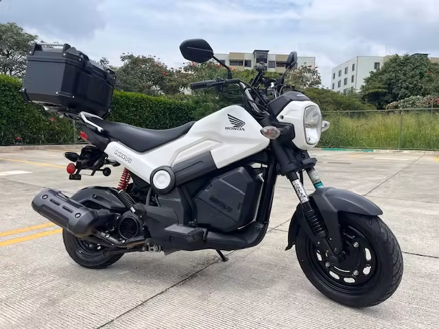 2025 Honda navi, excelente estado, único dueño