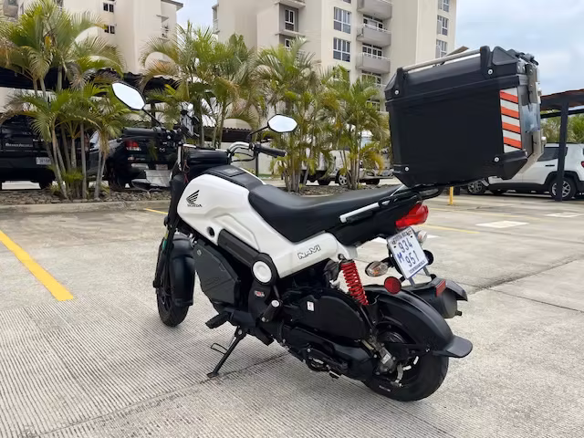 2025 Honda navi, excelente estado, único dueño