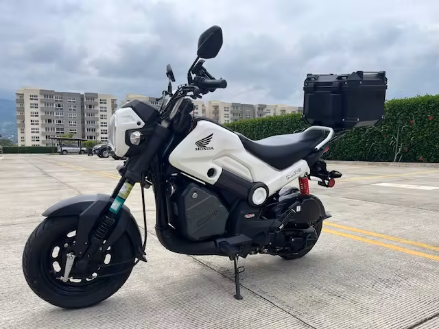 2025 Honda navi, excelente estado, único dueño