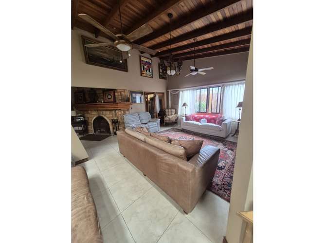 RESIDENCIA DE LUJO CON POTENCIAL COMERCIAL EN SANTO DOMINGO DE HEREDIA - Imagen 6