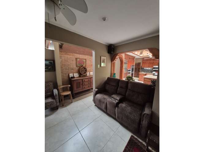 RESIDENCIA DE LUJO CON POTENCIAL COMERCIAL EN SANTO DOMINGO DE HEREDIA - Imagen 9