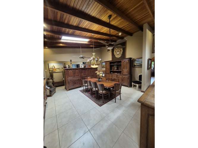RESIDENCIA DE LUJO CON POTENCIAL COMERCIAL EN SANTO DOMINGO DE HEREDIA - Imagen 2