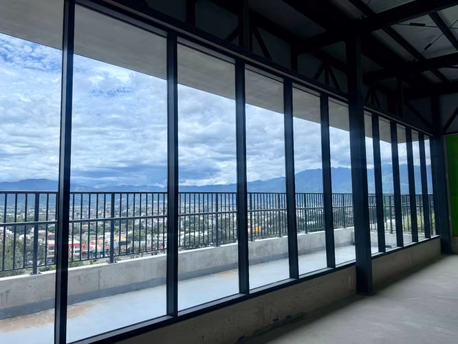 SE ALQUILAN OFICINAS PARA ESTRENAR - BARRIO DENT - SAN JOSE - Mínimo 500m2