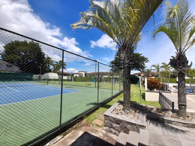 268 / Alquiler / Casa / Grande y lujosa / Condominio Exclusivo - Imagen 19