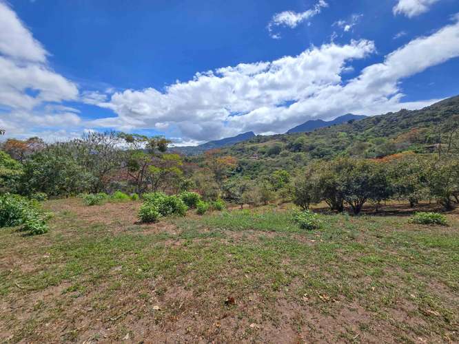 LOTE DE 1.489 M2 CON VISTA EN CONDOMINIO VISTA REAL SANTA ANA - Imagen 18