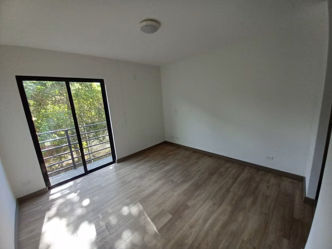 9 / Alquiler / Apartamento / Brasil Santa Ana / Condominio / Seguro - Imagen 3