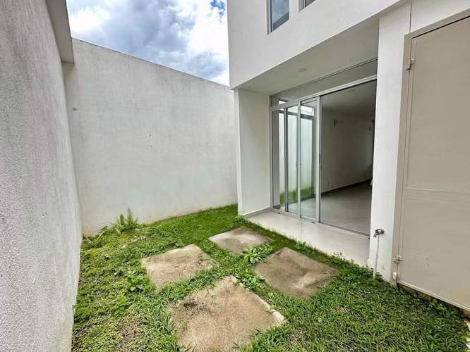 VIVÍ EN CONDOMINIO VISTAS SANTA ANA – CASA EN ALQUILER - RÍO ORO
