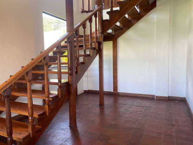 Alquiler casa independiente con amplio jardín GVO - Imagen 5