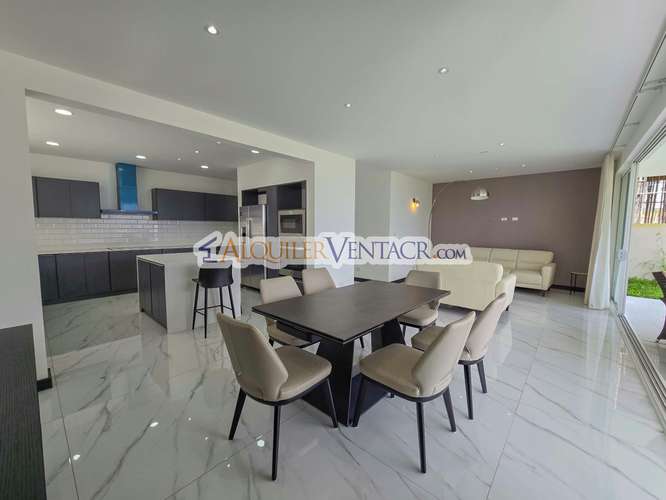 CONDO DE 305 M2 CON 546 M2 DE LOTE EN GUACHIPELIN ESCAZU - Imagen 12