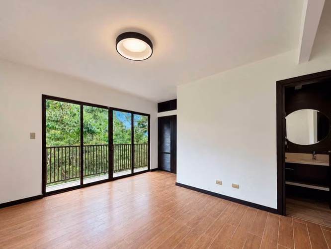 Casa en venta con vistas al bosque en San Ramón de Tres Ríos | 807 m² - Imagen 17