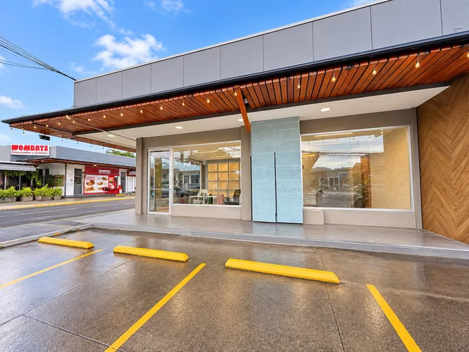 ALQUILER LOCAL COMERCIAL EN ESCAZU