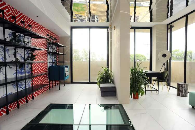 VENTA DE APARTAMENTO AMUEBLADO PARA INVERSIÓN DE 2 HABITACIONES CON PARQUEO - Imagen 5