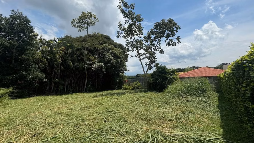 2 lotes se venden en el mismo residencial con porton comunal 3 minutos de Atenas Centro