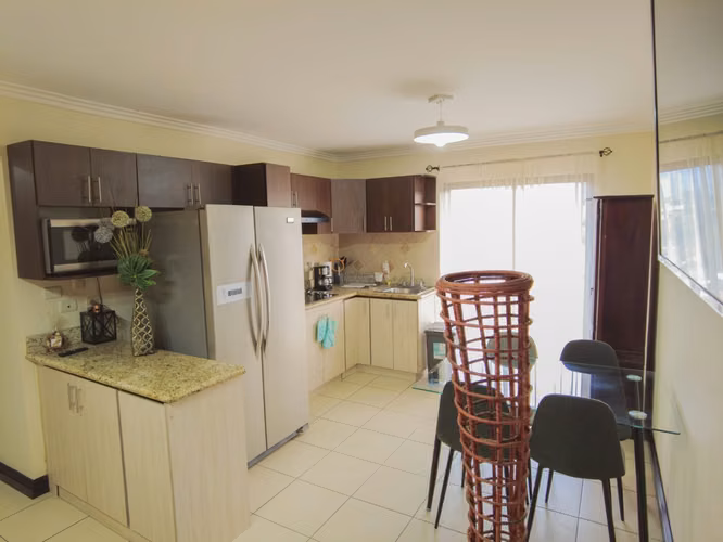 Apartamento en tercer piso para alquiler en Tres Ríos, la Unión, Cartago - Imagen 3